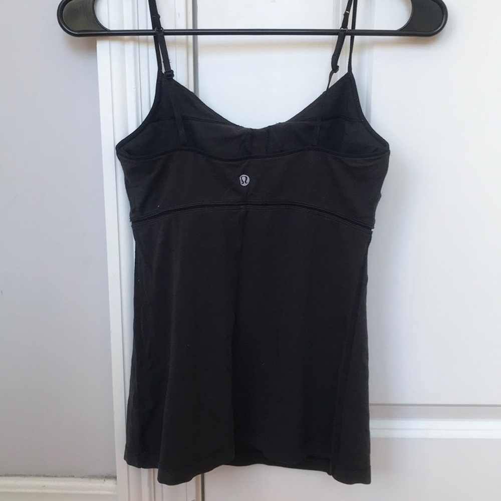 Black lululemon tank size 6